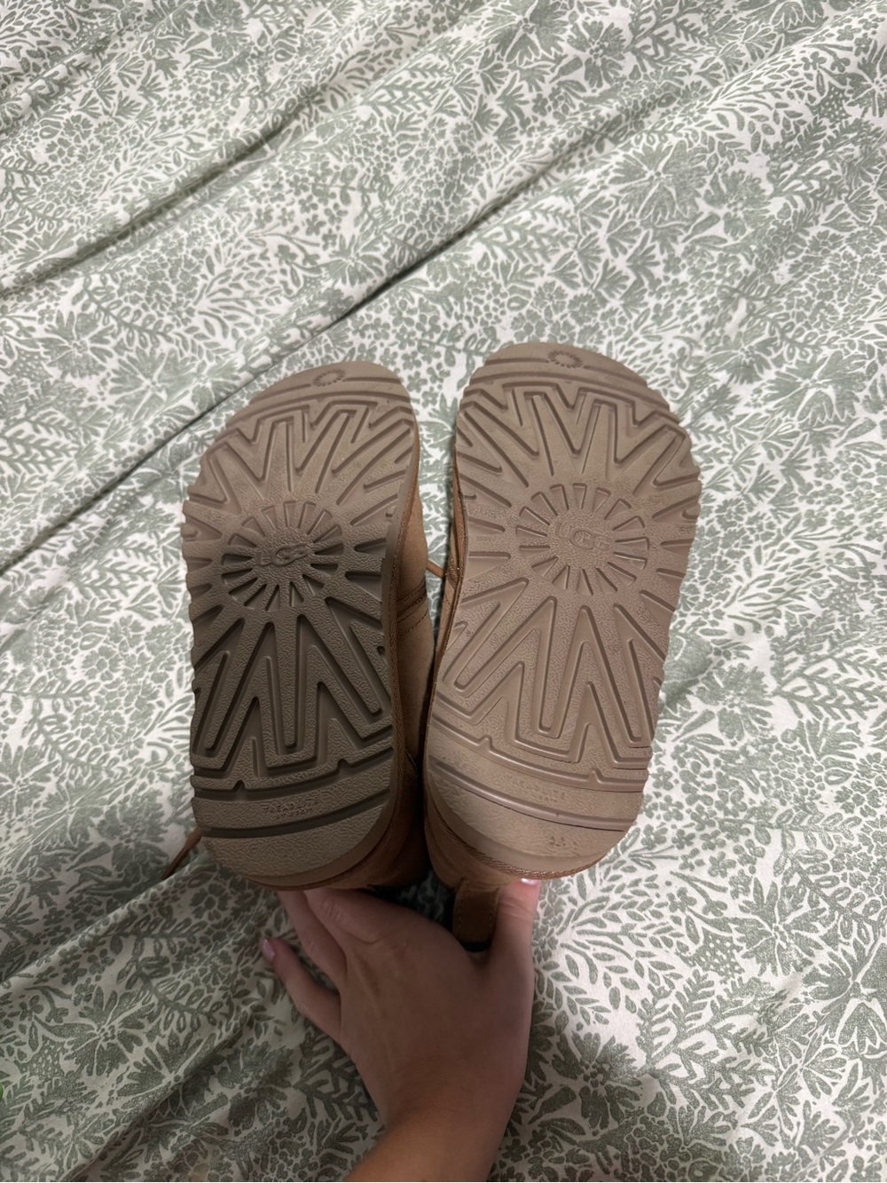 UGG Women’s Neumel Boots - Picture 5 of 9